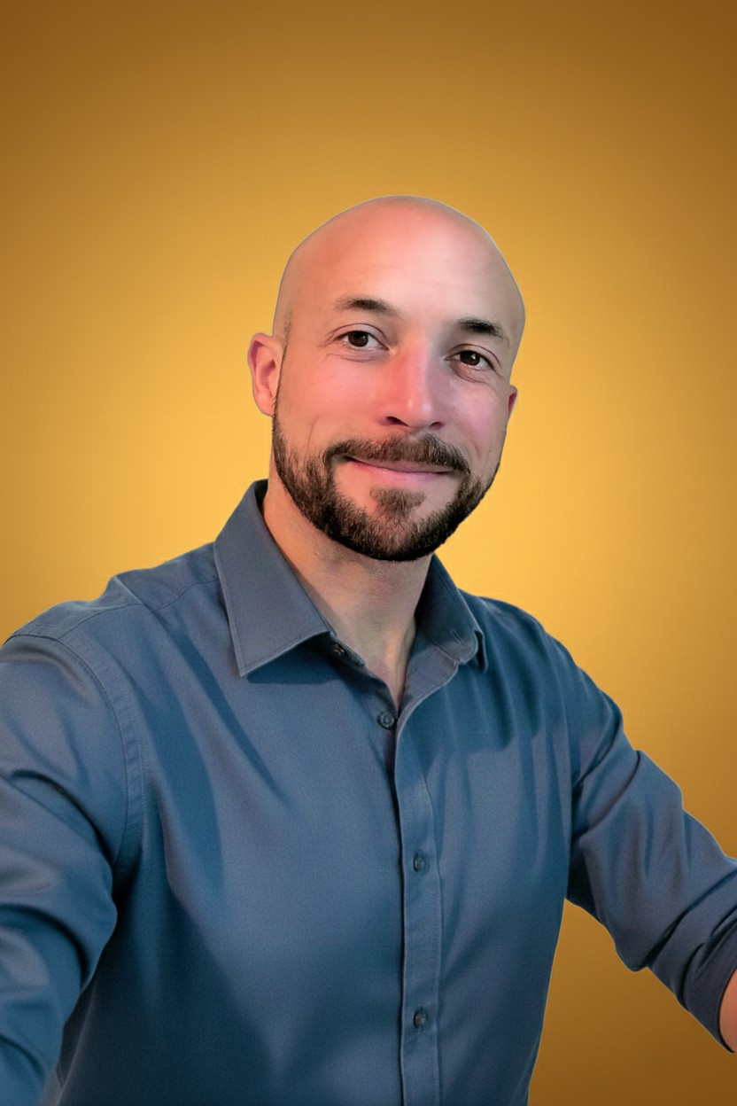 A portrait photo of Jeff